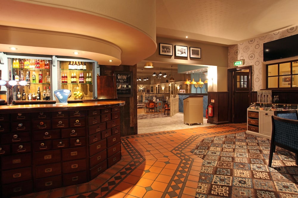 Half Moon By Marston's Inns 16/22