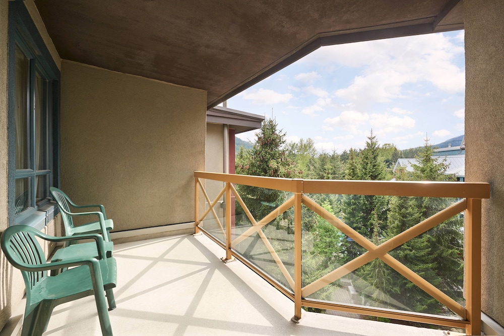 Delta Whistler Village Suites 32/34