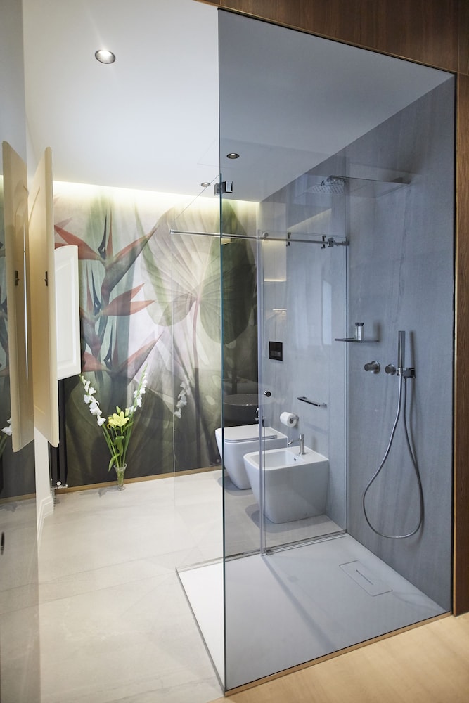 Messori Suites 26/68