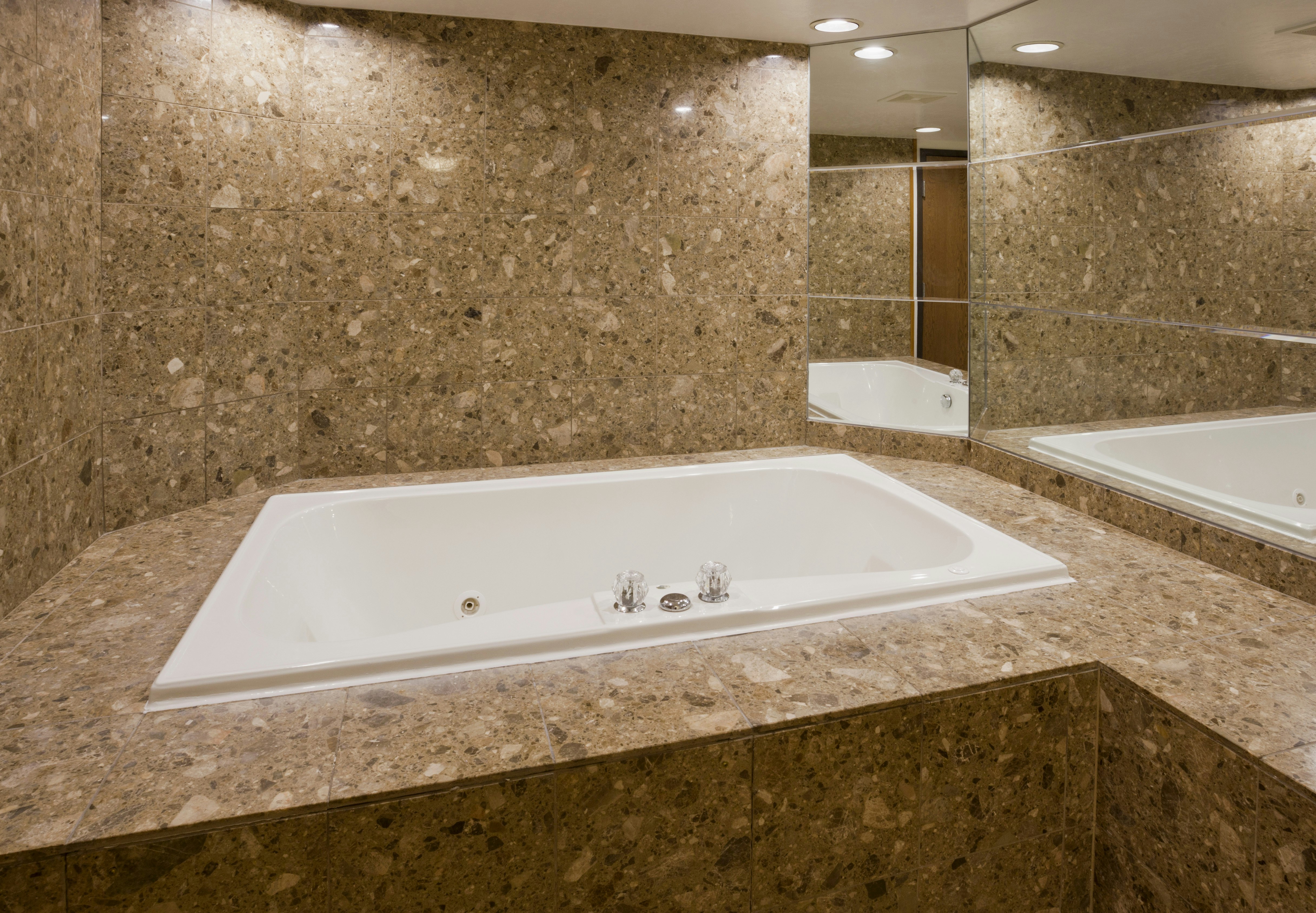 2 Rooms, Suite, King Bed, Hampton Inn Duluth Canal Park 7/7