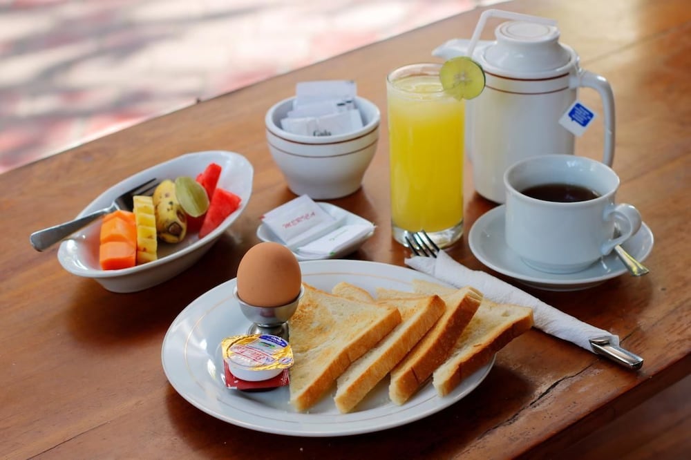 Hotel Jati And Home Stay 60/71