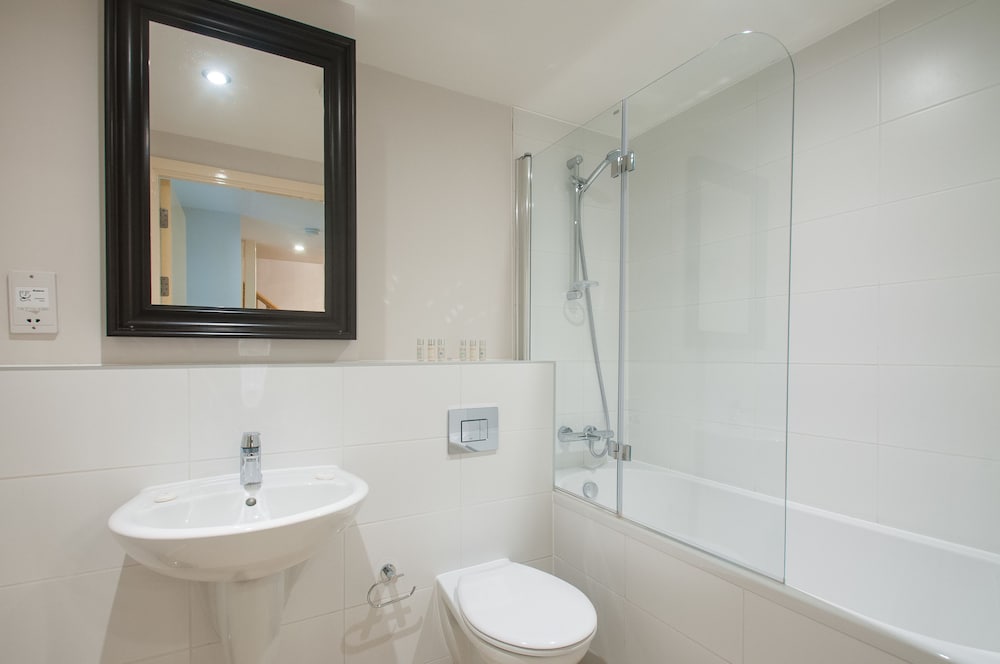 Cleyro Serviced Apartments - Finzels Reach 49/50