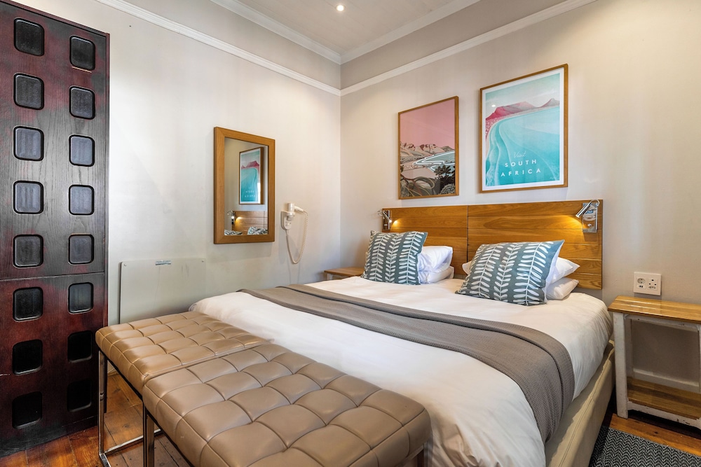 Camps Bay Village 24/50