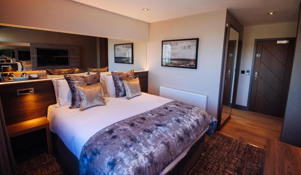 Redhurst Hotel 20/62