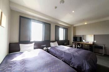 Moderate, 2 Double Beds