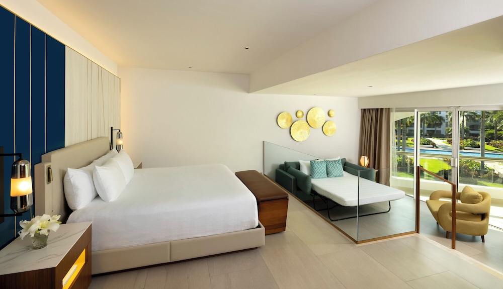 Caribbean, Sand, Suite, King Bed, Sofa