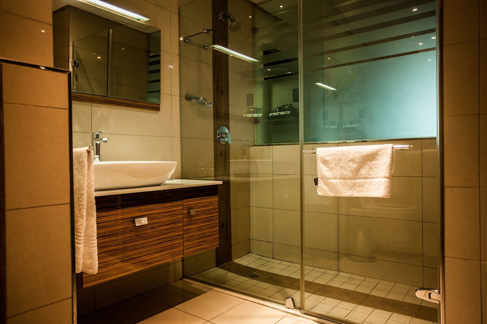 Deluxe Room with Shower DLXS، Coastlands Umhlanga Hotel 10/10