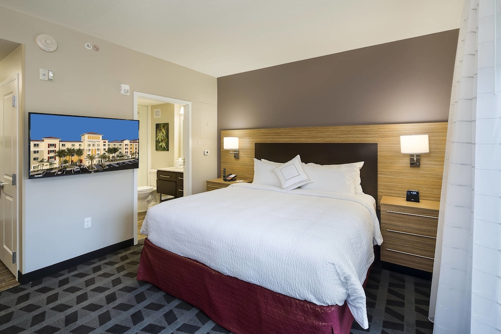 TOWNEPLACE SUITES BY MARRIOTT FORT MYERS ESTERO 11/50