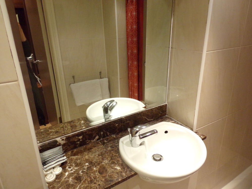 Wedgewood Hotel 22/66