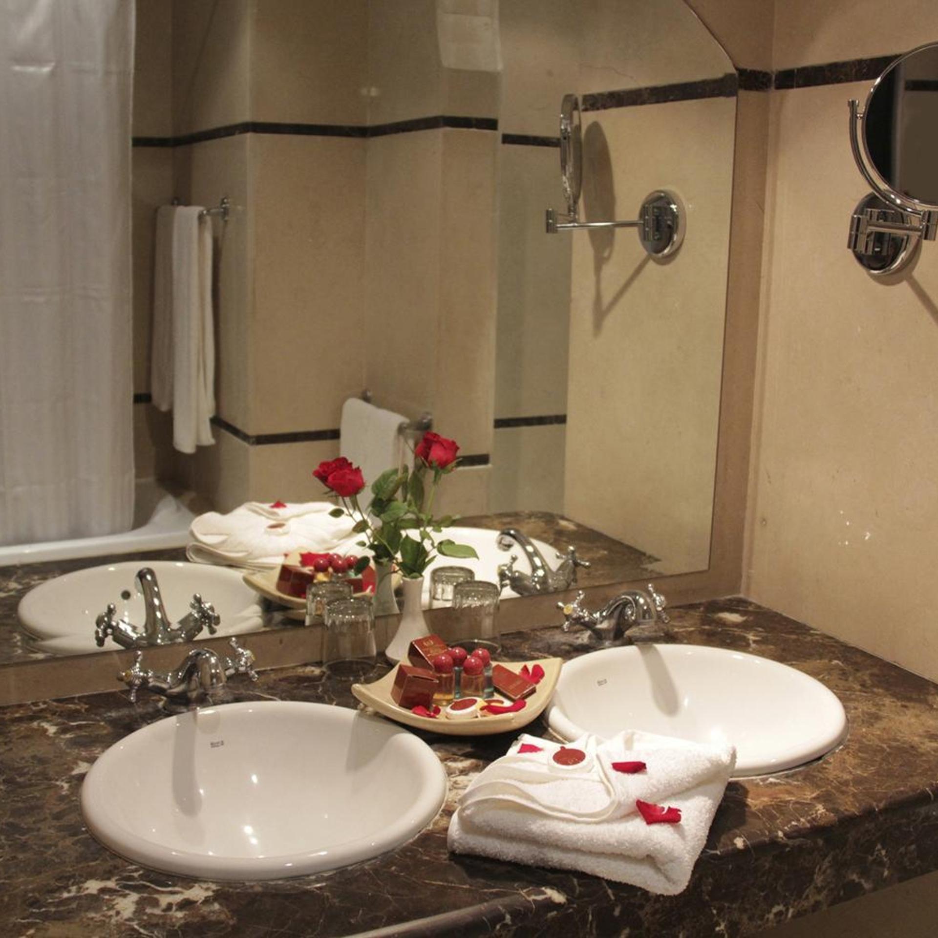 جناح بسرير كوين، Imperial Plaza & Spa 5/5
