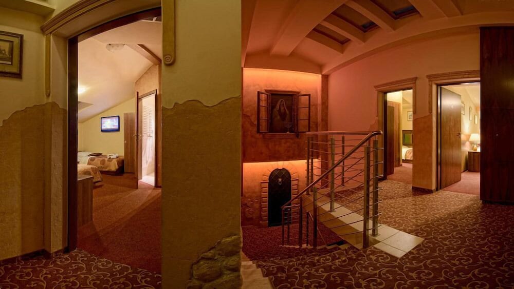 David Hotel 47/63