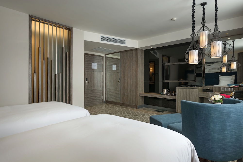 Paradise Suites Hotel 22/66