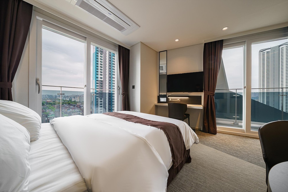 Gloucester Hotel Kintex 24/61