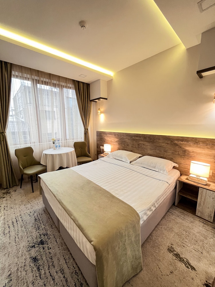 STANDARD, DOUBLE BED