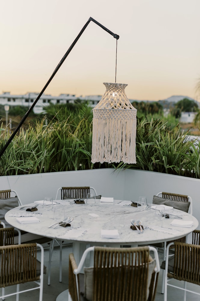 Kouros Exclusive Suites - Adults Only 66/78