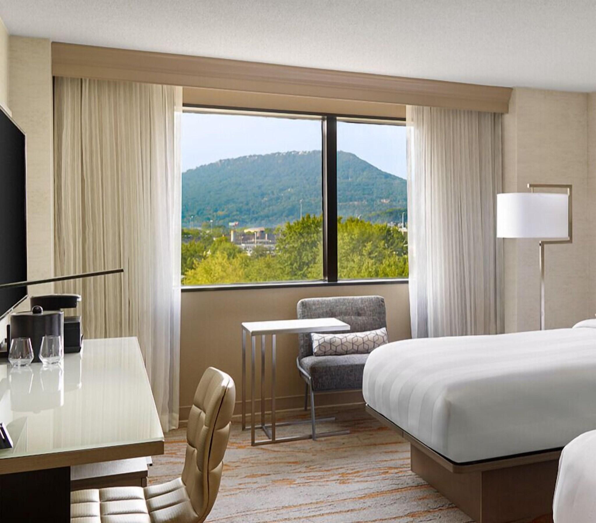 غرفة بسرير مزدوج لذوي الإعاقة، Chattanooga Marriott Downtown 3/6