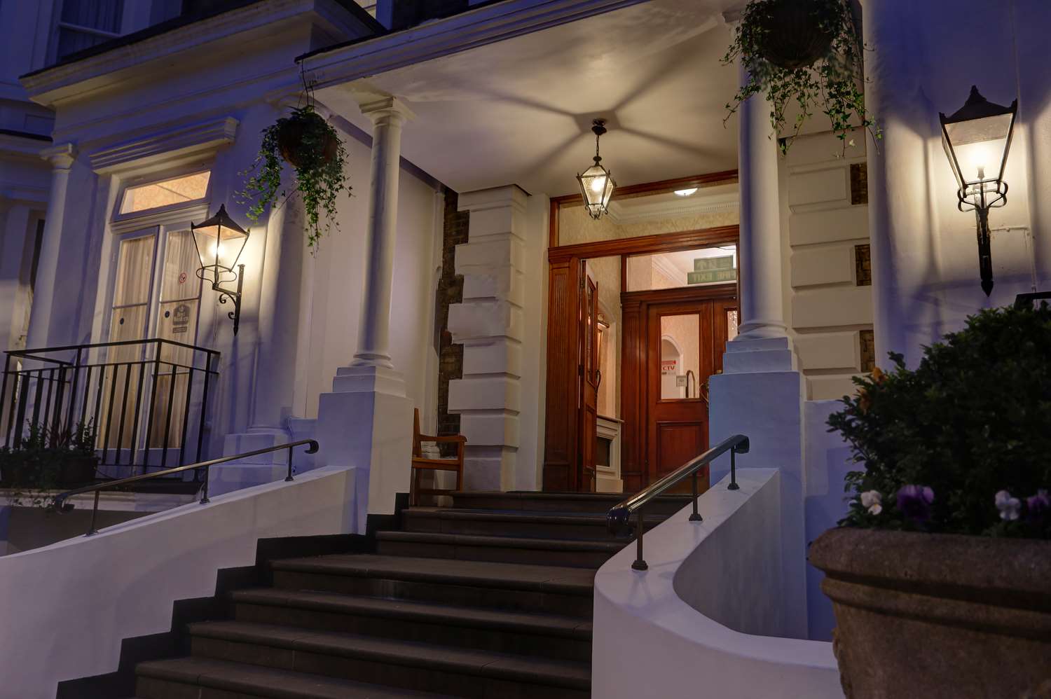 Best Western Swiss Cottage Hotel in LONDON