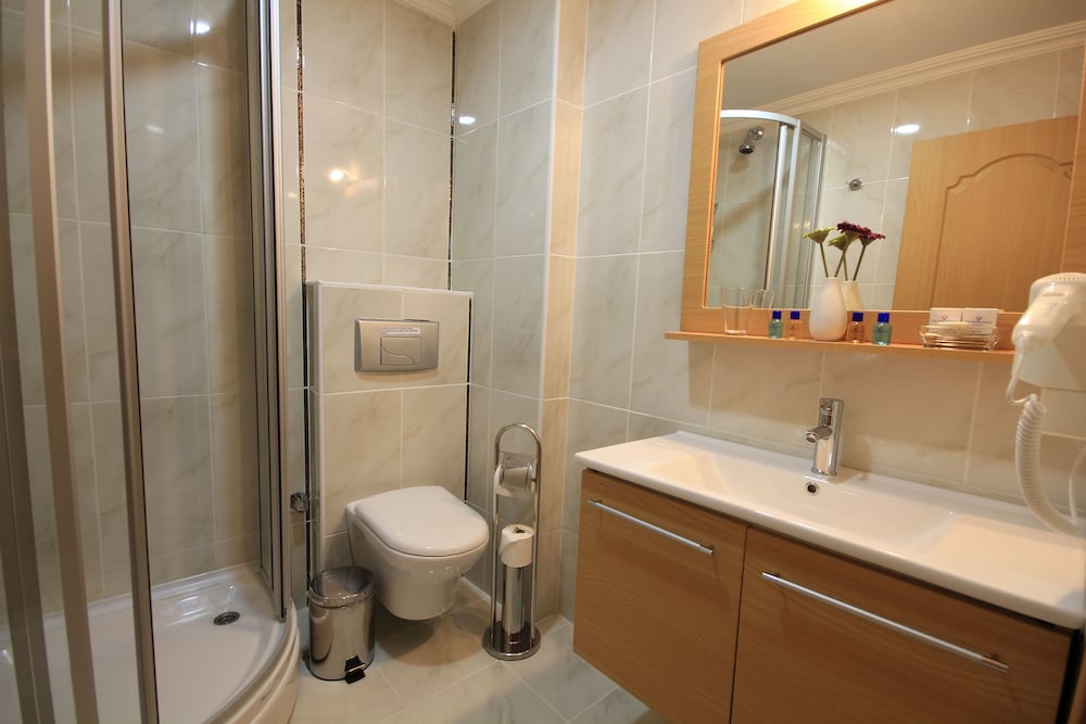 Sultans Royal Hotel 48/50