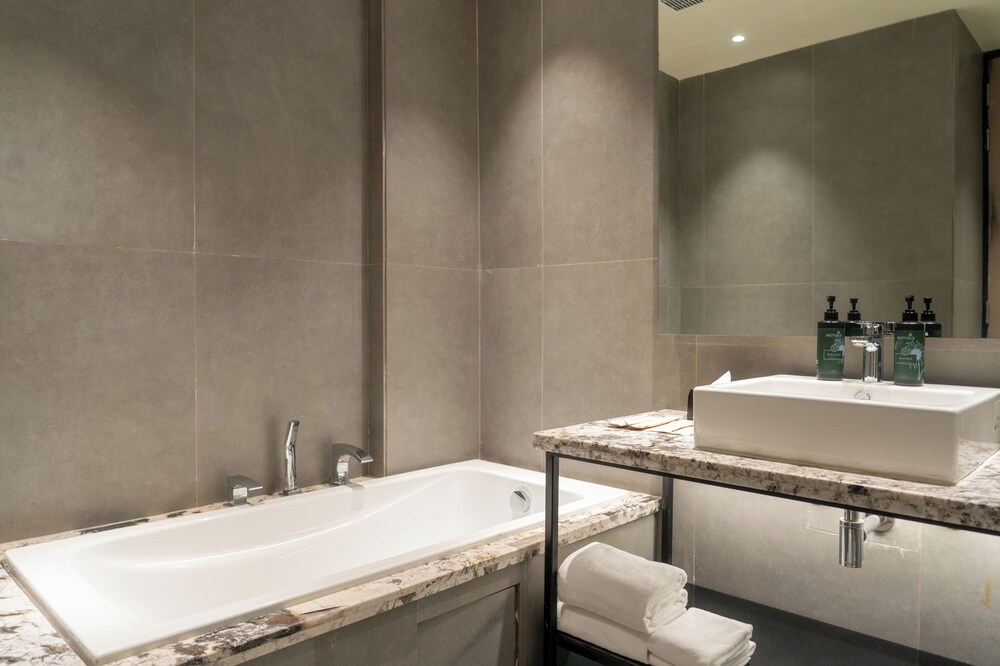 Ramada Encore By Wyndham Bhiwadi Phool Bagh Chowk 49/53