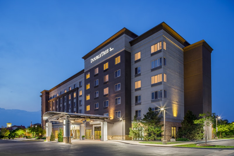 DoubleTree by Hilton Denver International Airport (ex. Holiday Inn Hotel And Suites) 2/45