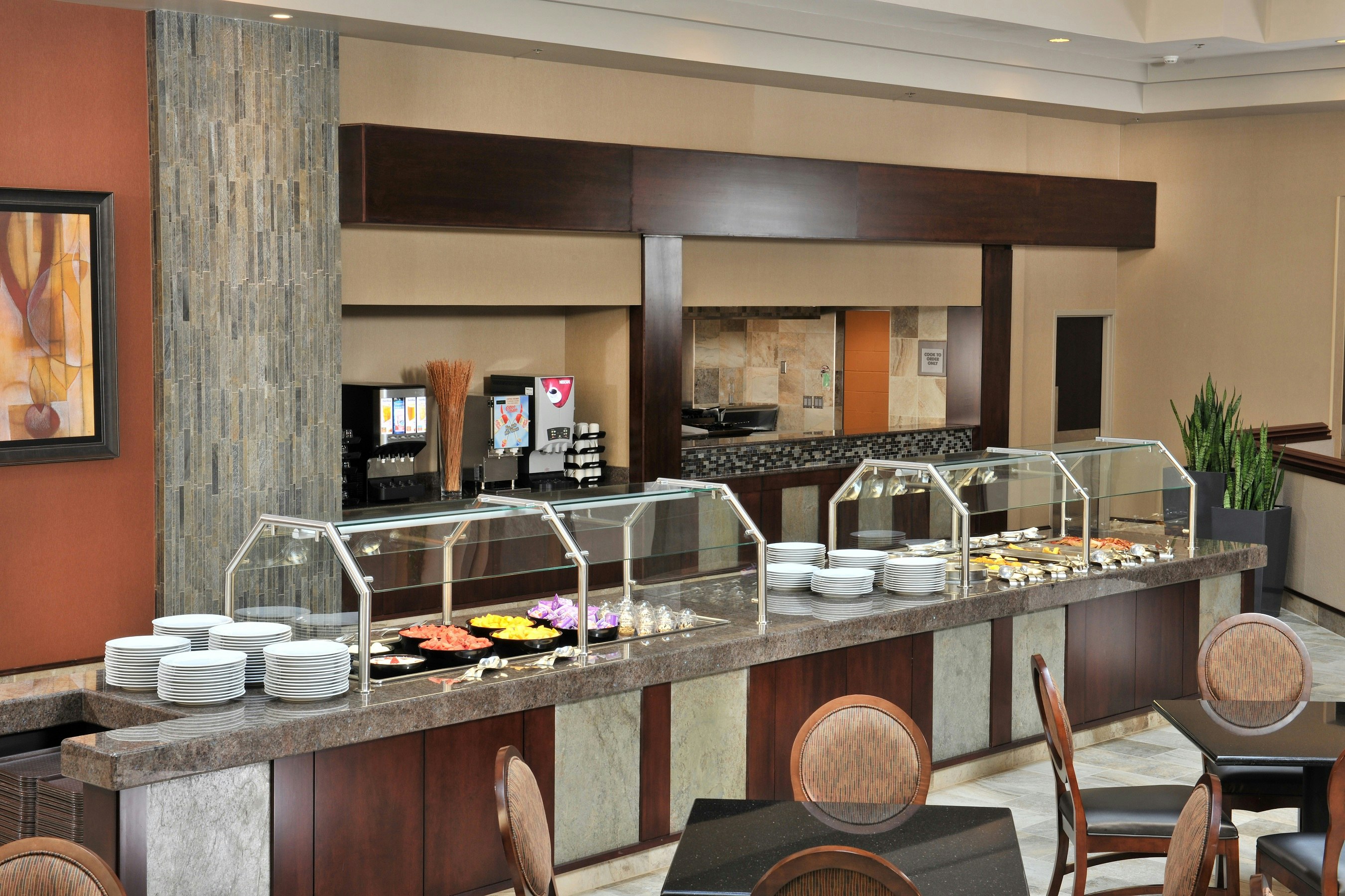 Embassy Suites Des Moines Ia 35/39