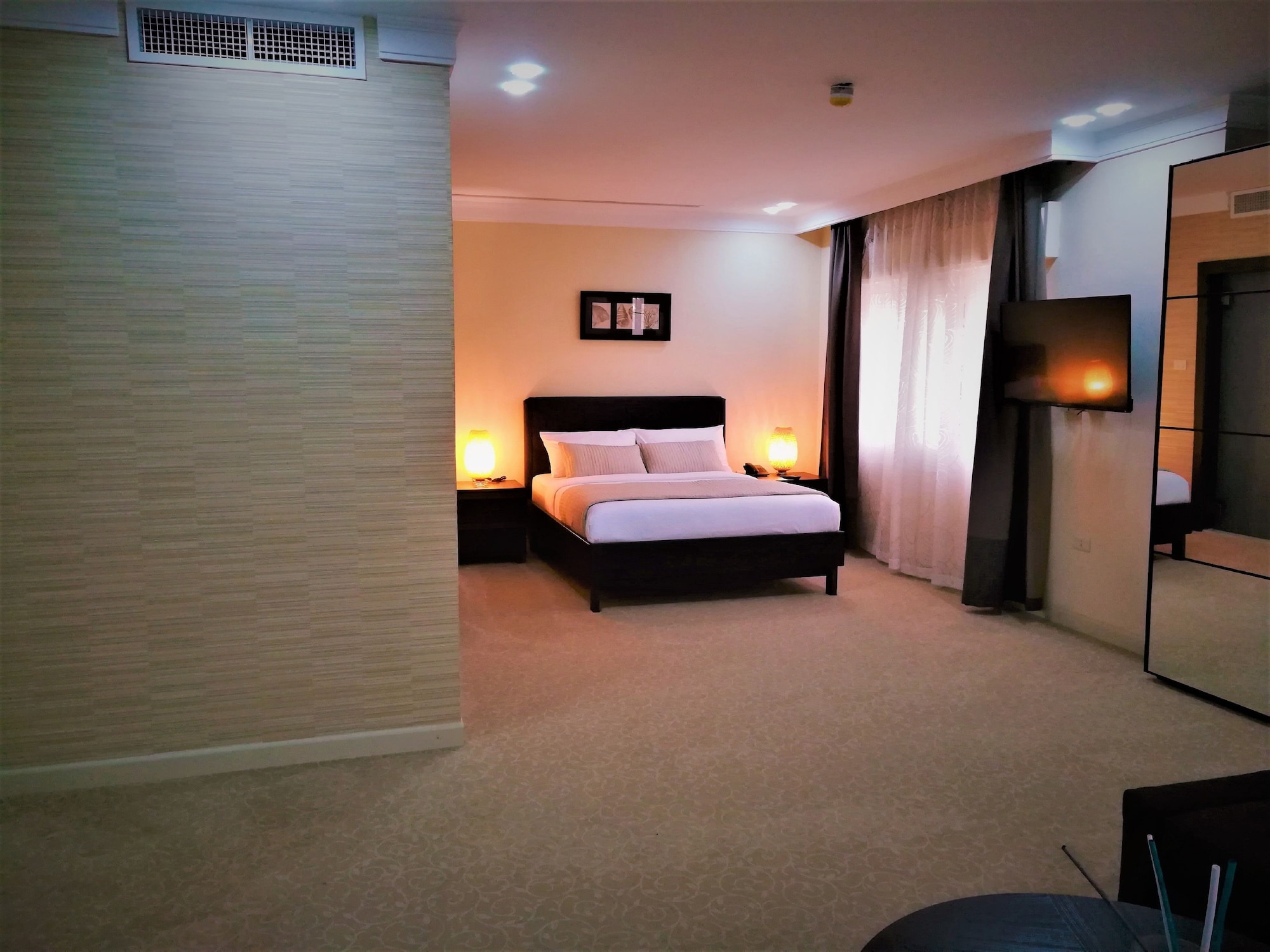 EXCLUSIVE, SUITE, KING BED, SOFA