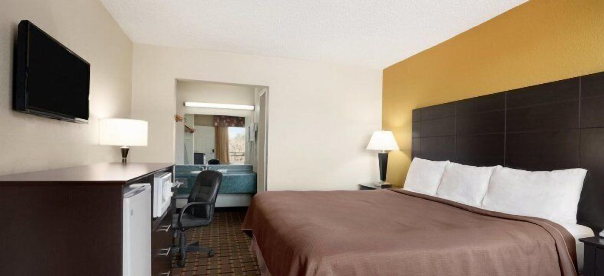 ROOM, 2 DOUBLE BEDS