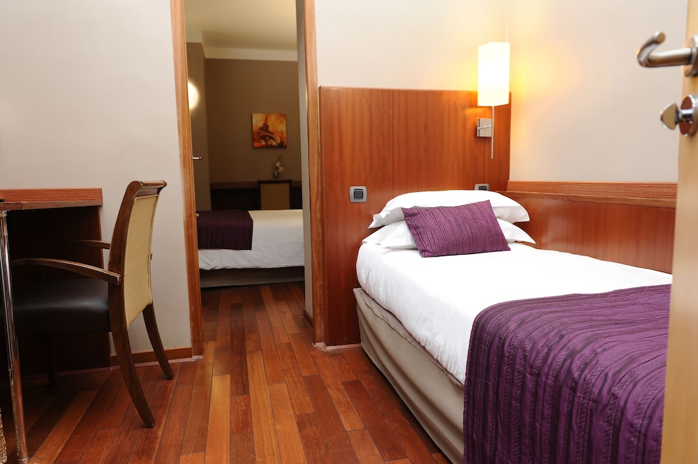 Hotel George Sand Opera Paris 11/50