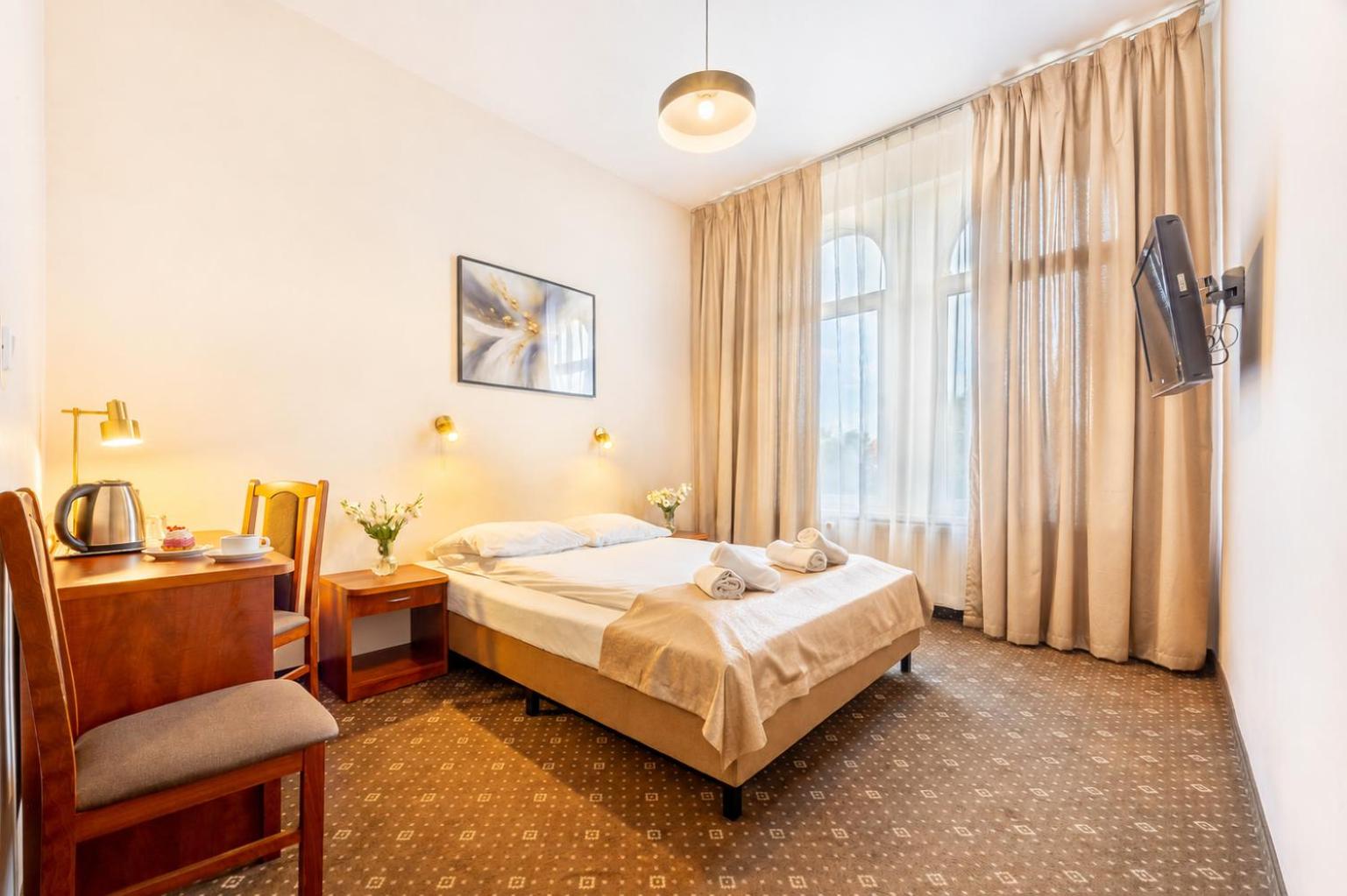Economy, Double Bed