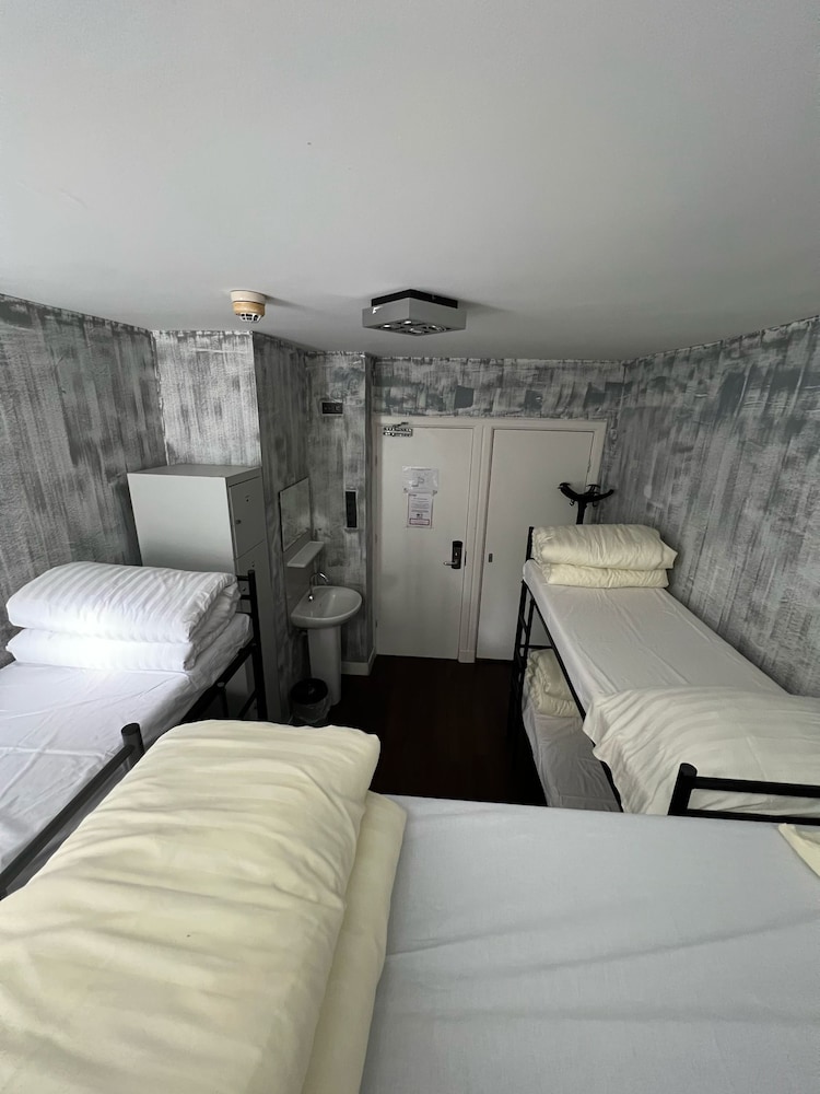 Amigo Budget Hotel 21/50
