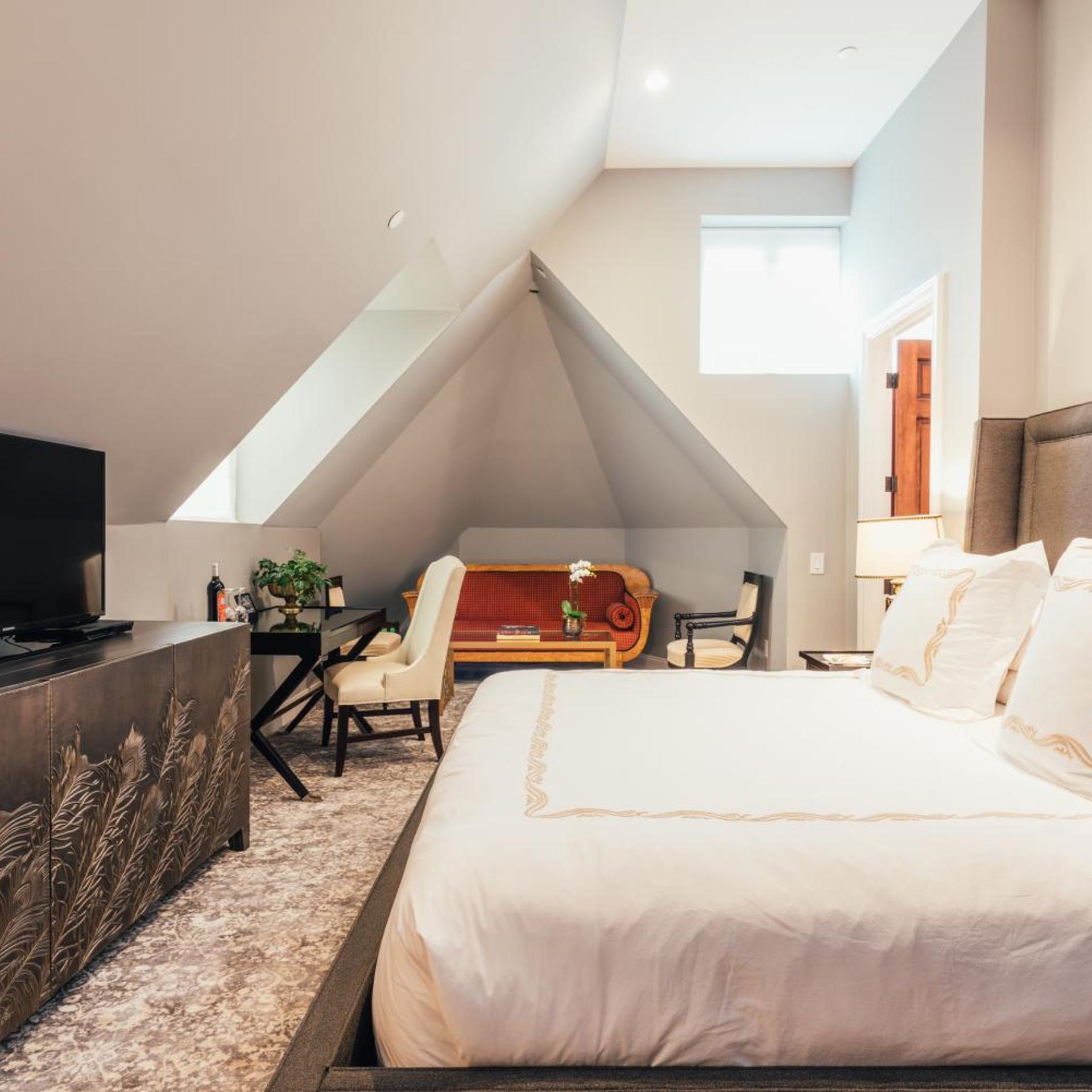 PREMIUM, KING BED