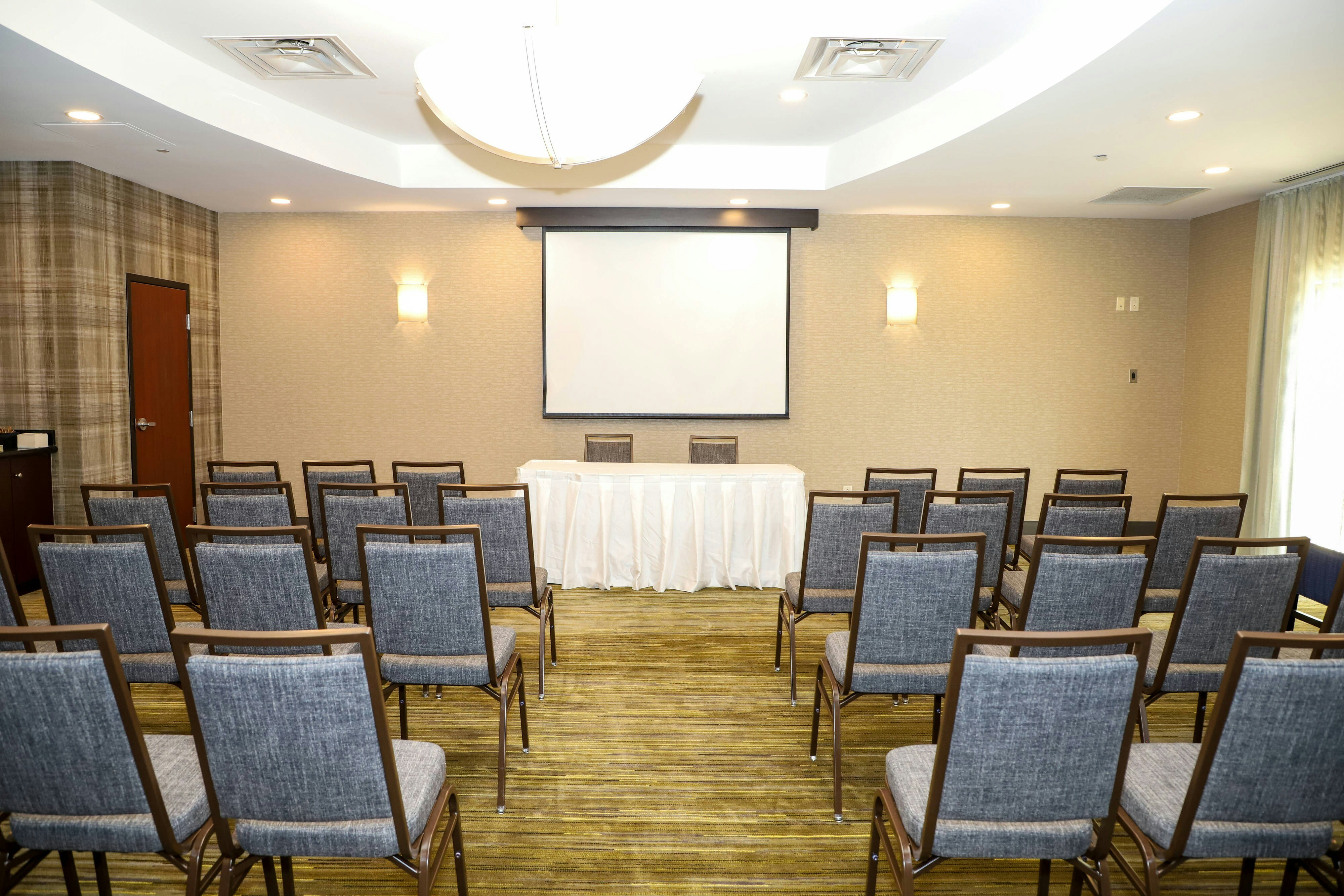 Courtyard By Marriott Toronto Brampton 38/43