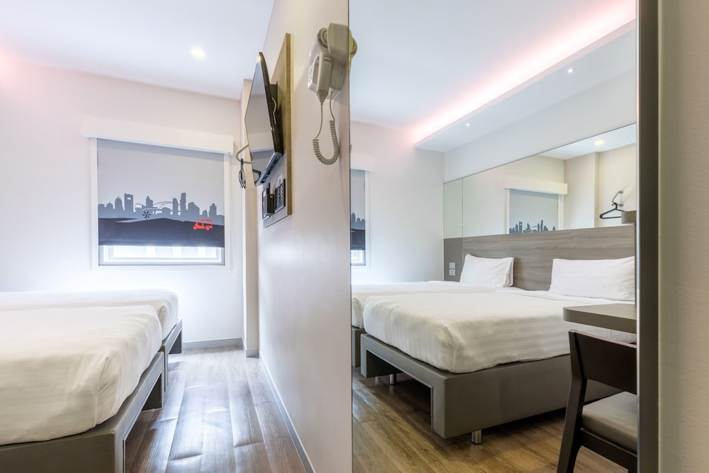 Easy Planet Bangkok Surawong 59/66