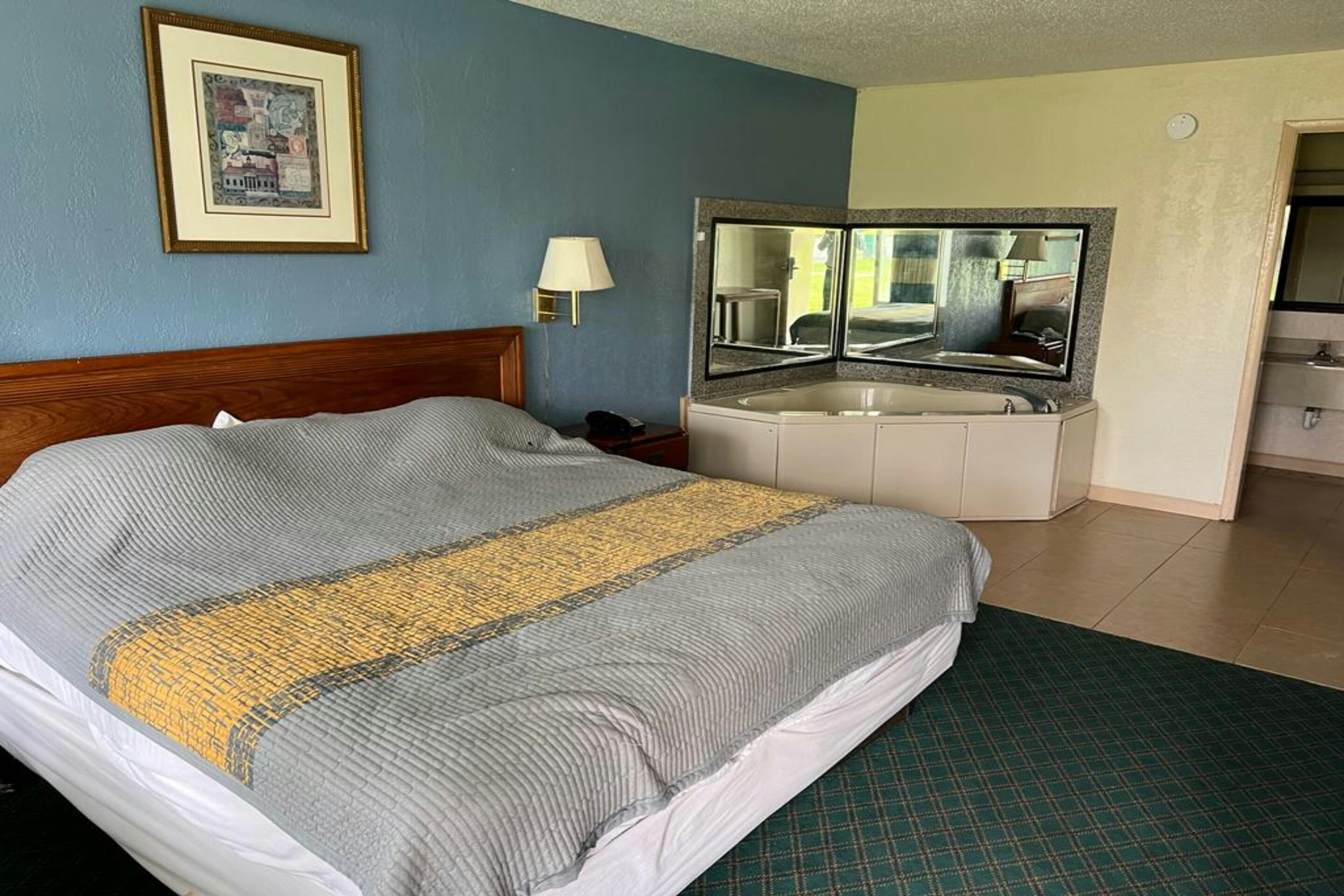 Super Inn & Suites by OYO Milledgeville 33/83