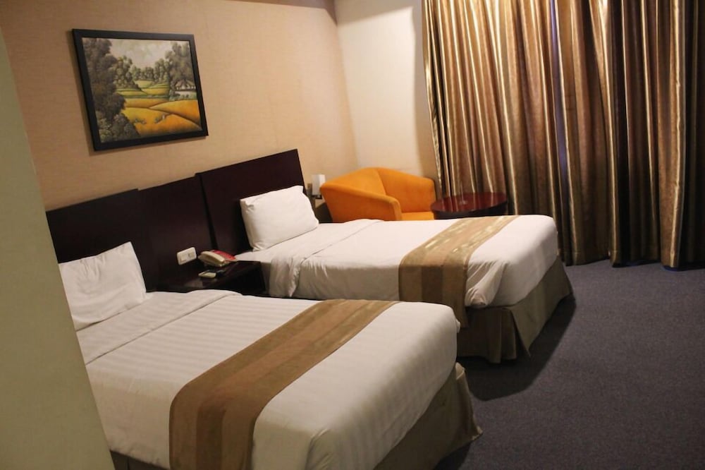 Asialink Premier Karawang 12/50