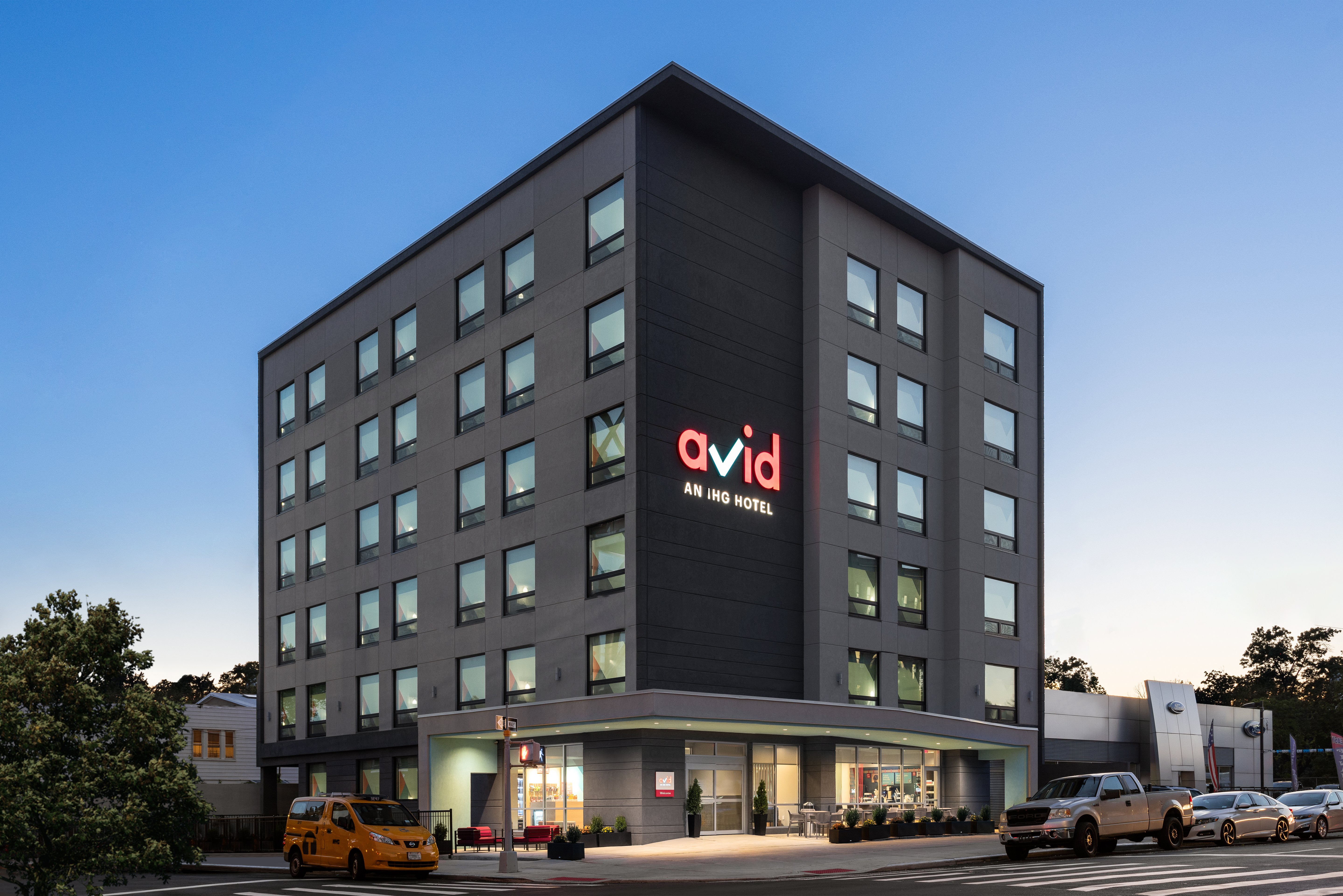 avid hotels - Brooklyn Dyker Heights an IHG Hotel 1/35