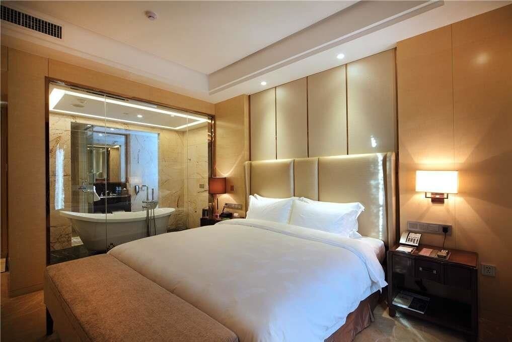 EXECUTIVE, KING BED, SMOKING