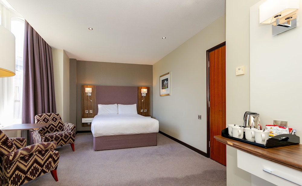 Cedar Court Hotel Harrogate 22/59
