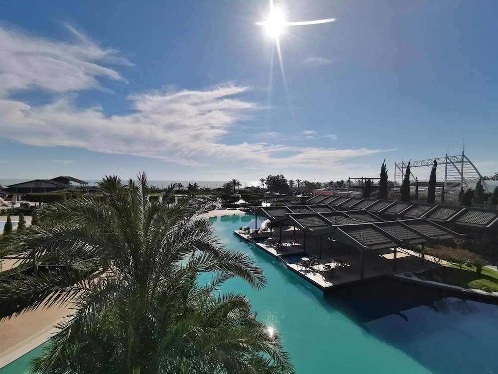 Limak Lara De Luxe Hotel and Resort 79/81