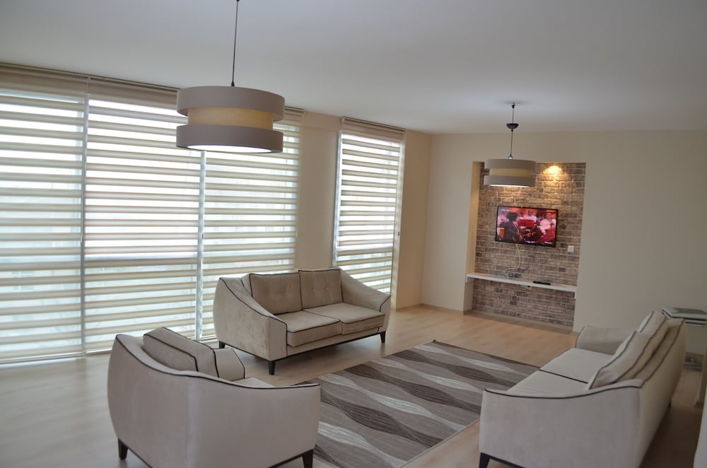 Hill Suites 25/34