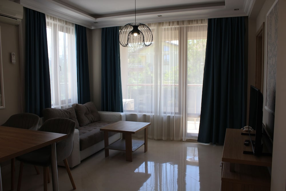 Vemara City Apart Hotel 46/68
