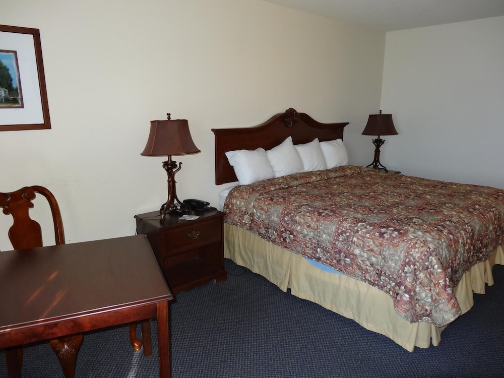 Fairgrounds Inn 17/42