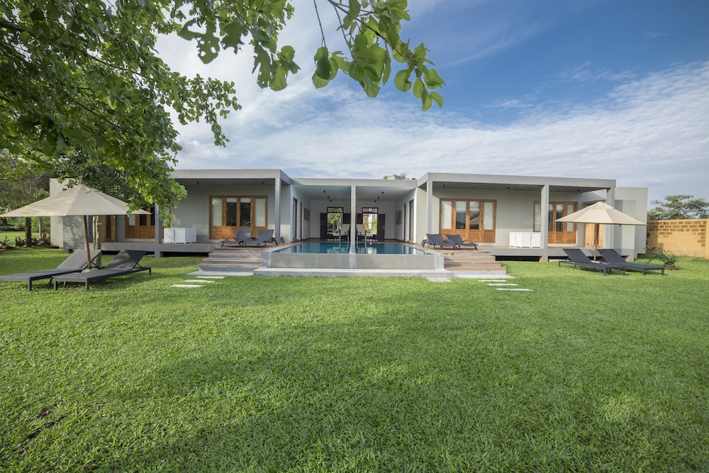 Aliya Resort And Spa 44/50