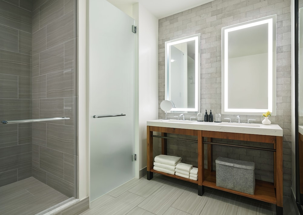 Aspen, Suite, King Bed، Limelight Hotel Denver 5/5