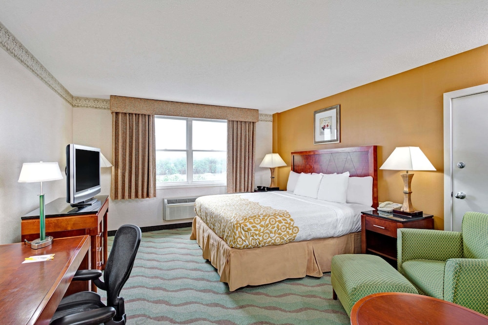 Days Hotel & Conference Center - Methuen 16/32