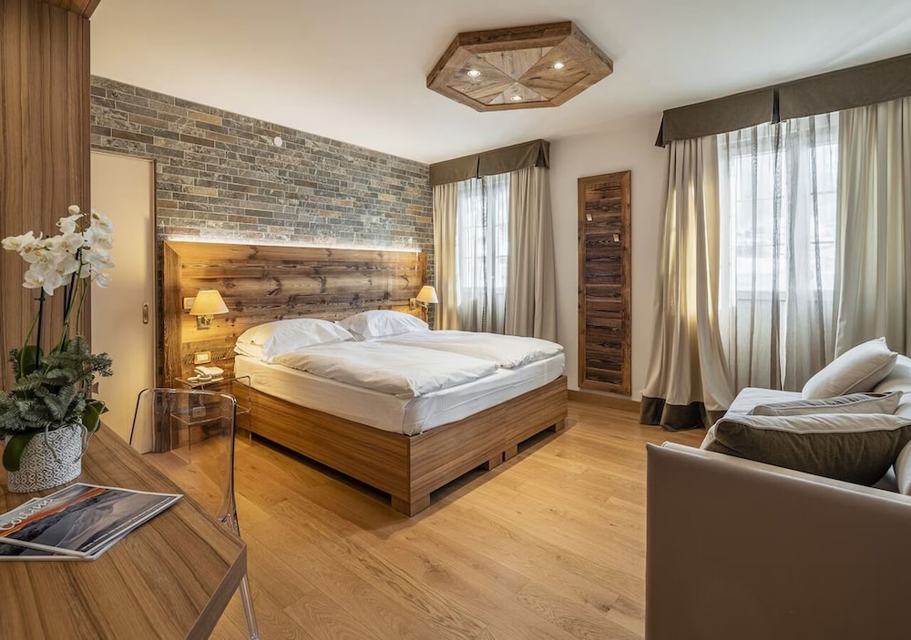 PARC HOTEL VICTORIA CORTINA 32/58