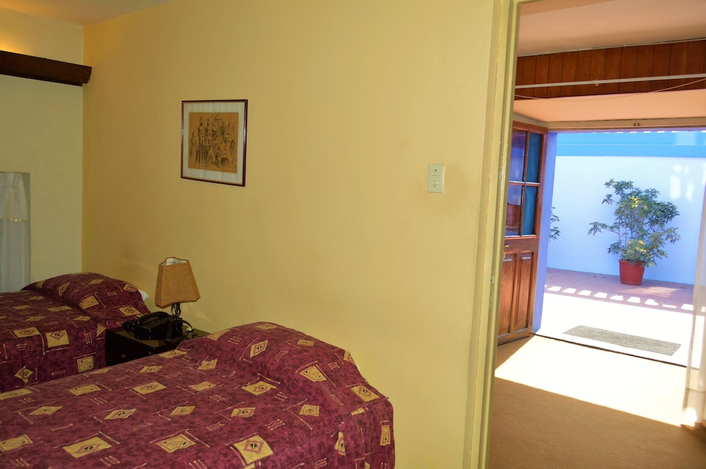 Las Mercedes Hostal Residencial 36/68