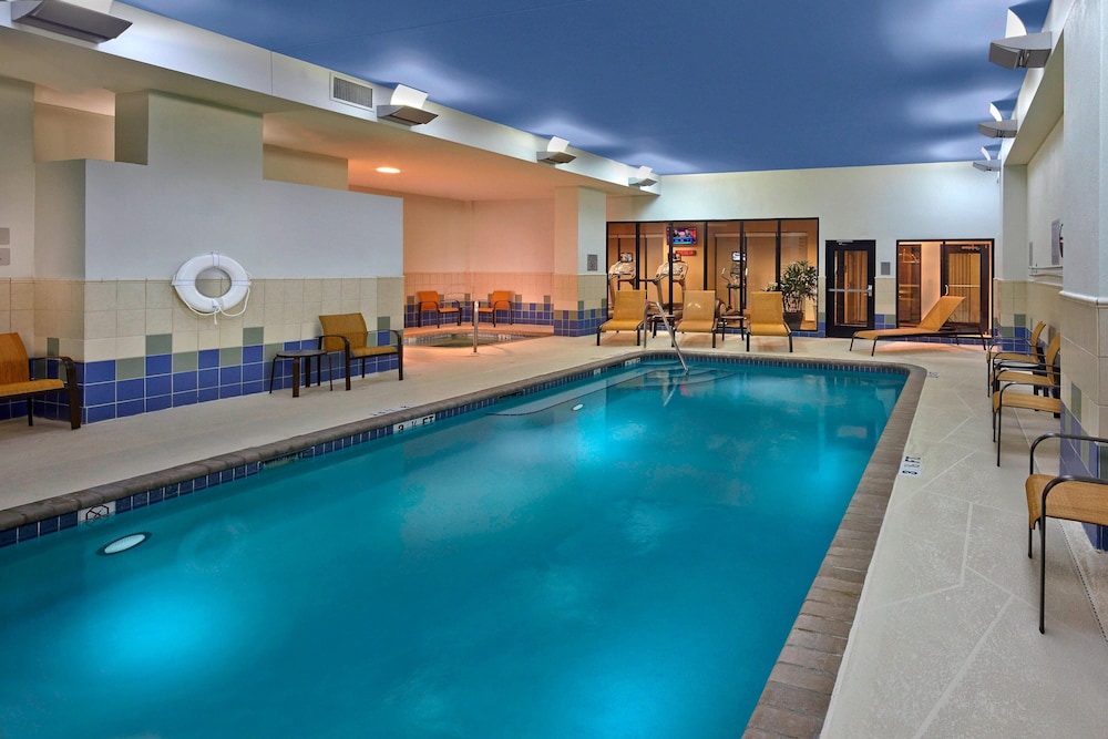 Courtyard by Marriott St. Petersburg Downtown 1/64