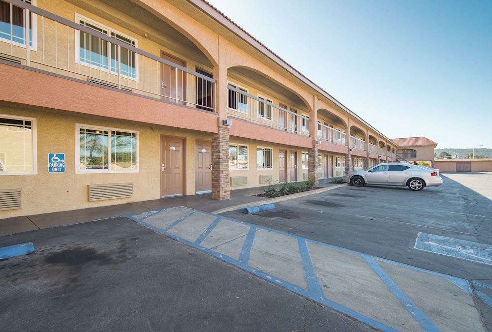Industry Inn Amp Suites 51/60