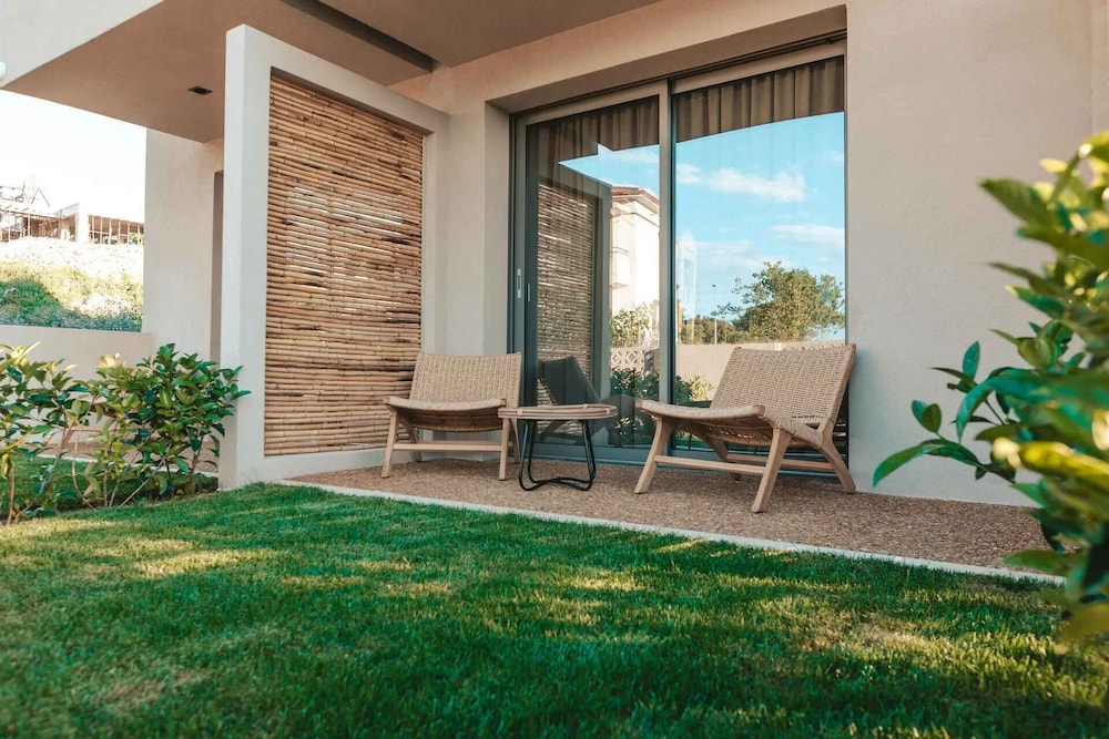 Amoessa Boutique Hotel 50/56